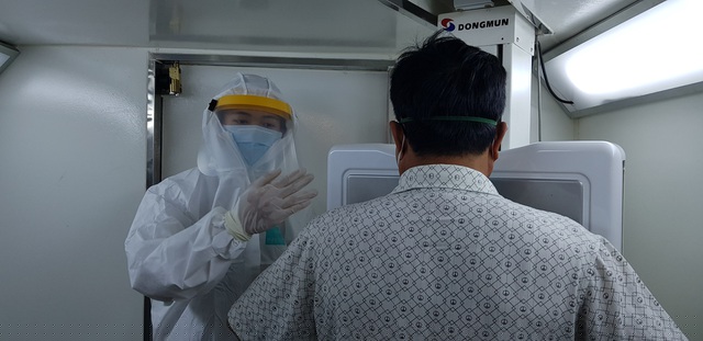 Nam tiếp viên hàng không - ca bệnh 1342 hiện được cách ly, điều trị tại Bệnh viện Dã chiến Củ Chi trong tình trạng sức khỏe ổn định 