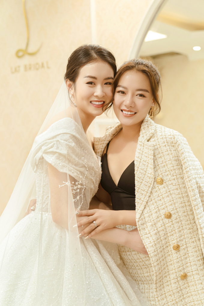 NTK Lan Anh Le v&agrave; C&ocirc; d&acirc;u Mai ph&iacute;.