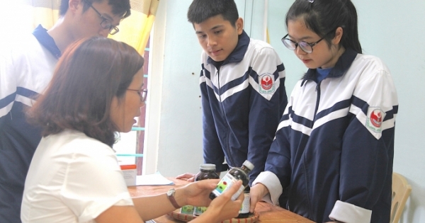 Giấc mơ làm nông nghiệp sạch với dự án sản phẩm thảo mộc bảo vệ rau và hoa màu của cô trò xứ Nghệ