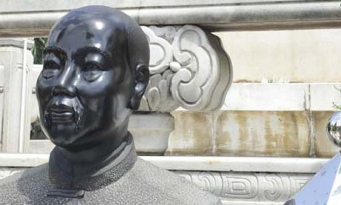 mot_buc_tuong_ong_hua_bon_hoa_jhxs