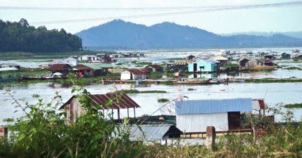 Vướng mắc trong quy hoạch làng bè La Ngà