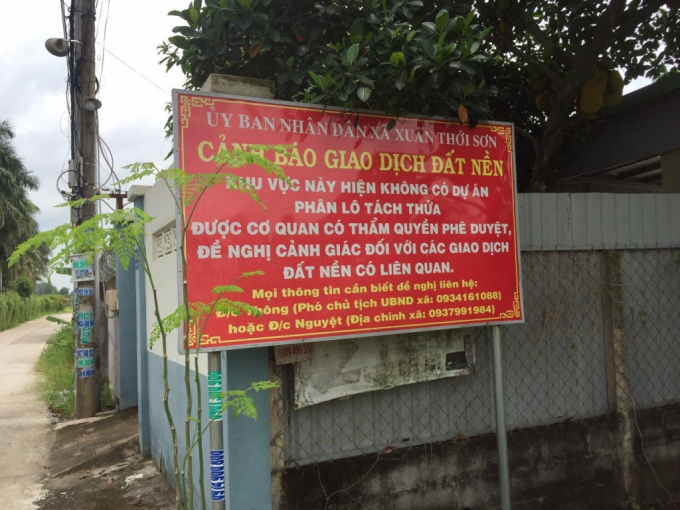 Biển cảnh báo của UBND xã Xuân Thới Sơn