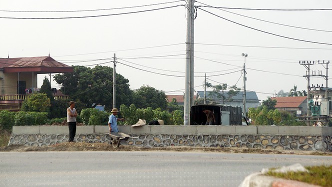 Thanh tra Sở GTVT tỉnh Hưng Yên đình chỉ xây dựng vi phạm hành lang an toàn giao thông tại nút giao QL39 với đường tỉnh 376.