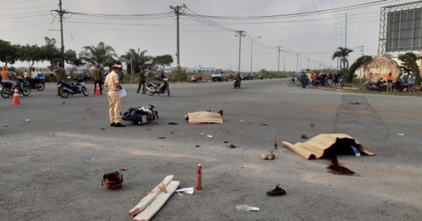 Bình Dương: Tông vào container, 2 người tử vong