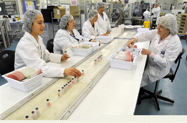 Các quốc gia đang bắt đầu sản xuất vắcxin chống COVID-19 (Nguồn:TTXVN)