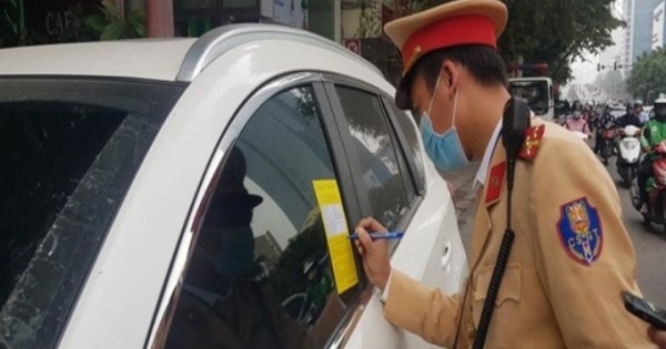 “Phạt nguội” xe dừng, đỗ trái phép: Có dễ thực thi?