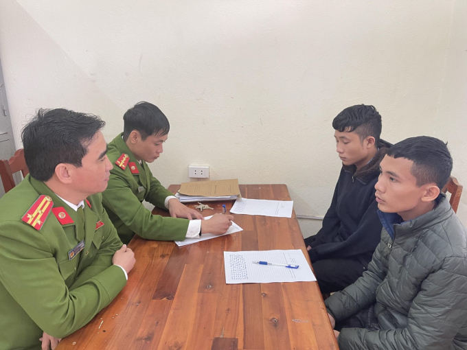 2 doi tuong lua trung thuong