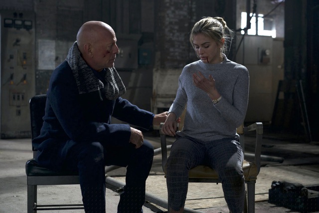 Bruce Willis từng l&agrave; tượng đ&agrave;i của d&ograve;ng phim h&agrave;nh động. Thế nhưng, nam t&agrave;i tử đang dần đ&aacute;nh mất danh tiếng khi tham gia v&agrave;o những bộ phim hạng B như Hard Kill.