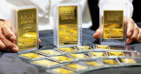 Giá vàng tăng vọt chỉ sau 1 đêm cuối tuần