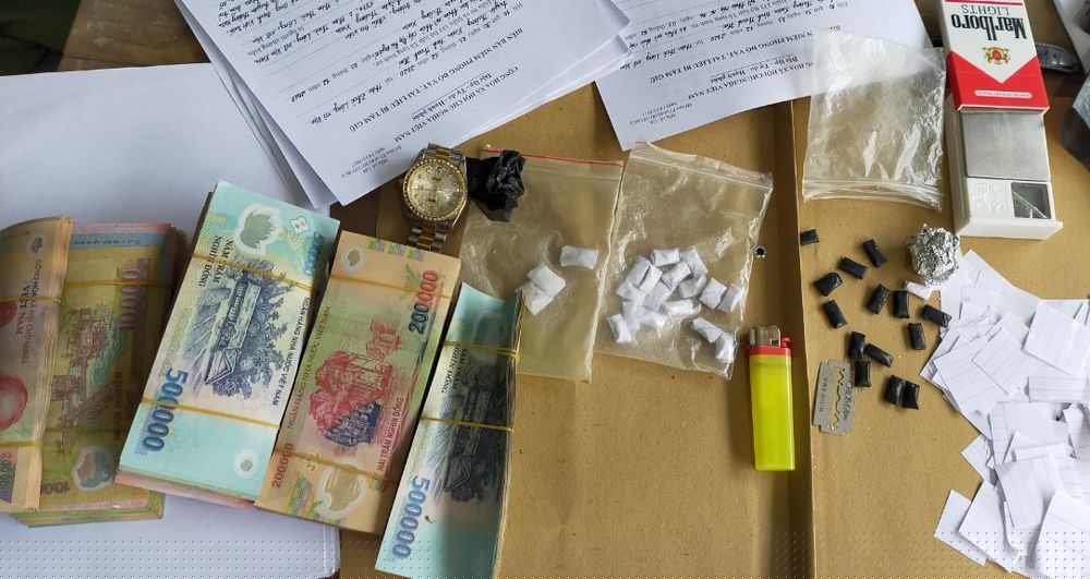 Khám xét nhà của Nguyễn Văn Chí, Công an huyện Thường Xuân thu giữ nhiều tang vật liên quan đến hành vi phạm tội