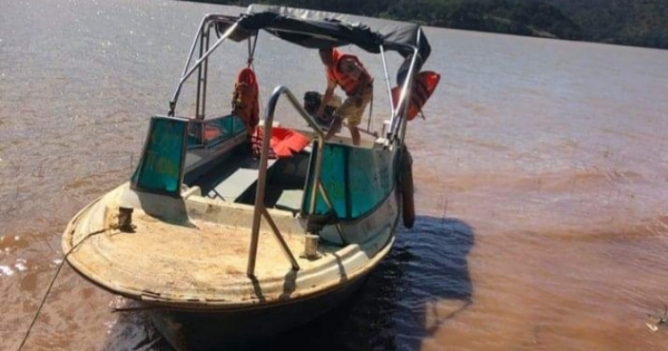 Lâm Đồng: Bắt giữ 2 ca nô chở khách trái phép trên hồ Đan Kia