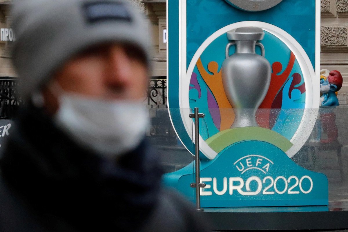 Euro 2020 và Olympic 2020 là hai sự kiện thể thao lớn nhất trong năm 2020. Thế nhưng, do ảnh hưởng của đại dịch Covid-19 khiến cho hai giải đấu này đã buộc phải lùi lại 1 năm, với tổn thất nghiêm trọng về mặt kinh tế.