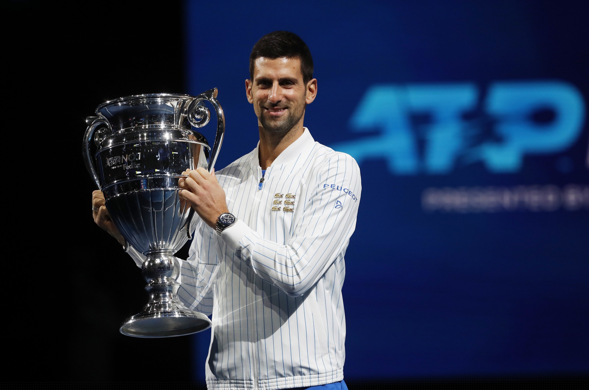 Trong năm 2020, Novak Djokovic đã giành 4 danh hiệu ATP là Australia Open 2020, Dubai Tennis Championships 2020, Cincinnati Masters 2020 và Rome Masters 2020. Nhờ đó, tay vợt người Serbia đã kết thúc năm 2020 với vị trí số 1 thế giới. Đây là năm thứ 6, Novak Djokovic giành vị trí số 1, qua đó vượt qua Rafael Nadal, Roger Ferderer (5 lần) để cân bằng kỷ lục của huyền thoại Pete Sampras với 6 năm giành vị trí số 1.