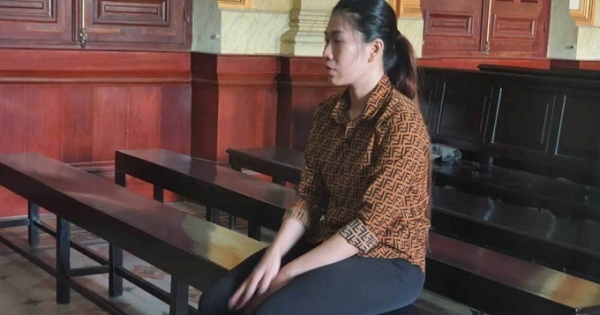 Cầm dao đâm người tình tử vong vì bị nhốt trong nhà