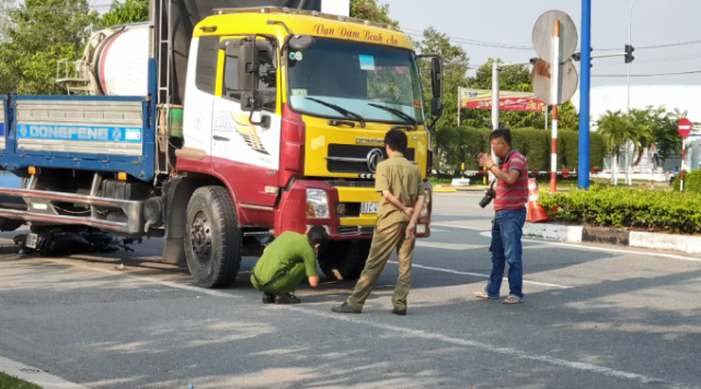 Bị xe tải cuốn vào gầm, nam thanh niên tử vong tại chỗ