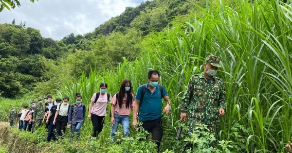 Hơn 100 nam nữ nhập cảnh trái phép từ Trung Quốc vào Việt Nam