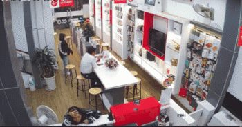 "Nữ quái" vào cửa hàng giật túi xách và cái kết không thể ngờ