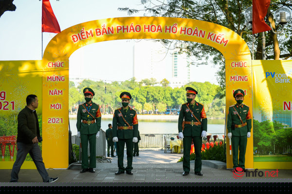 Cận cảnh 3 điểm bắn ph&aacute;o hoa ch&agrave;o đ&oacute;n năm mới ở H&agrave; Nội