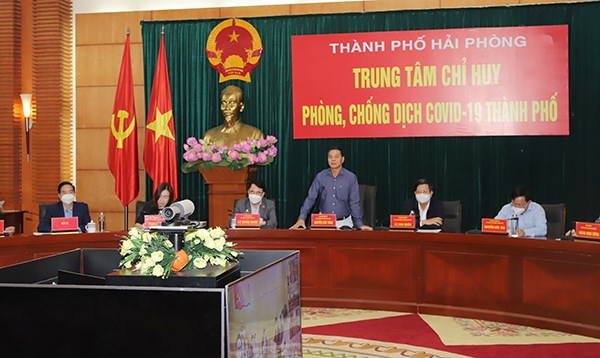 Chủ tịch UBND TP Hải Phòng Nguyễn Văn Tùng chỉ đạo tại Hội nghị.