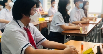 Đi học trực tiếp: Con đã lớn nhưng cha mẹ vẫn trăm nỗi lo!