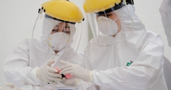 Bộ Y tế thông tin về 3 ca nghi mắc biến thể Omicron bay từ Việt Nam