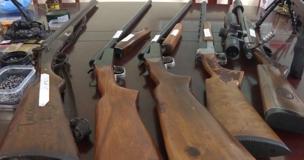 Lập kênh YouTube để quảng cáo, mua bán súng