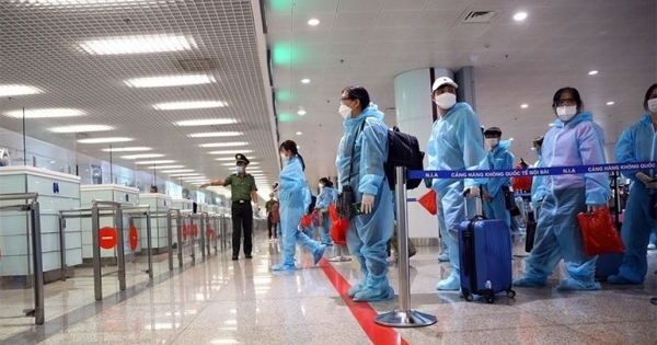 Người nhập cảnh chưa tiêm đủ mũi vaccine phải cách ly thế nào?
