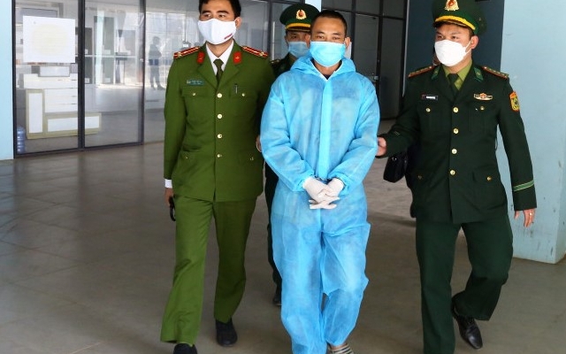 Tóm gọn đối tượng truy nã đặc biệt nguy hiểm đang tìm cách nhập cảnh vào Việt Nam