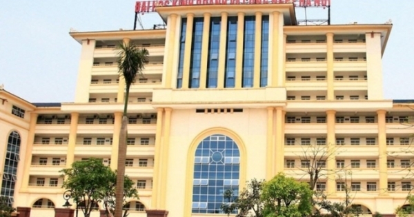 Đình chỉ Phó Hiệu trưởng Đại học Kinh doanh và Công nghệ Hà Nội