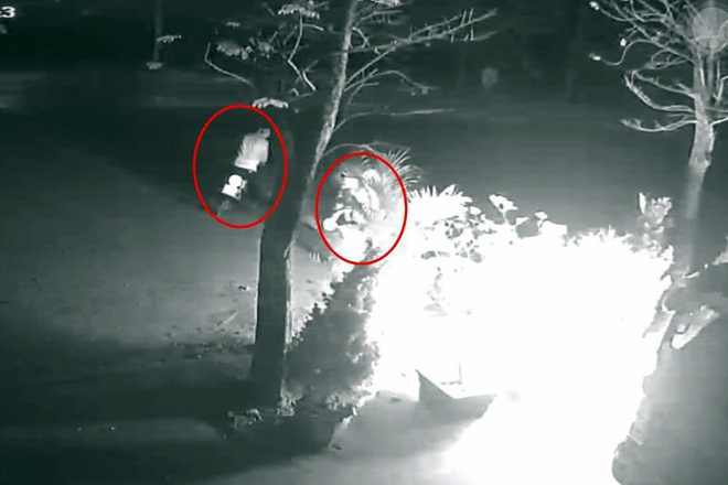 Hình ảnh hai đối tượng ném