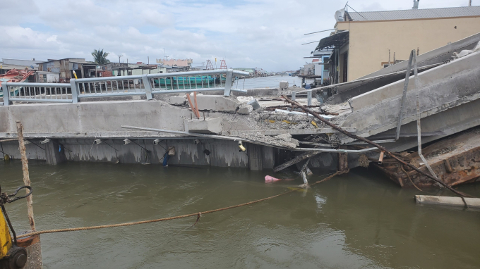 24.12- Nhip Cau sup xuong song-1