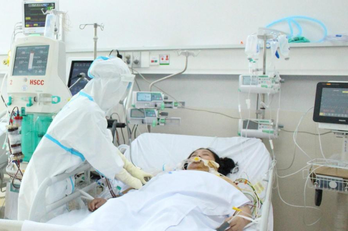 benh-nhan-dieu-tri-tai-benh-vien-hoi-suc-covid-19-1-3357-6573
