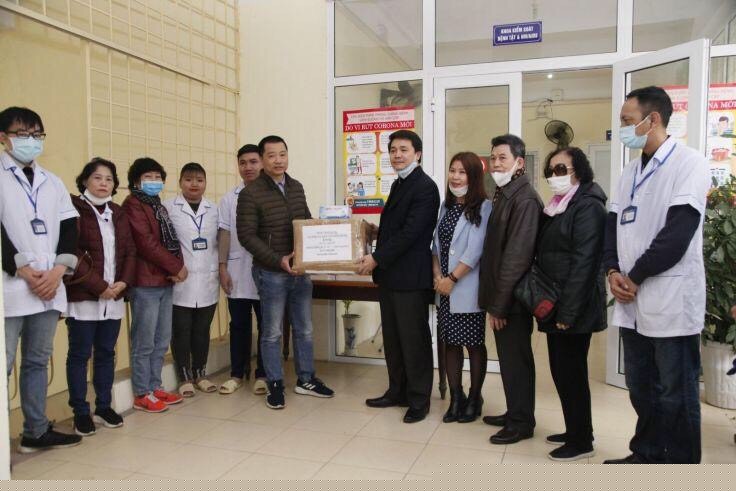 Ths.Bs Nguyễn Trí Thành – Trưởng Khoa kiểm soát dịch bệnh (thứ 5 từ trái sang)