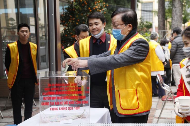 Ông Nguyễn Hồng Quân – Nguyên Uỷ viên Trung ương Đảng – Chủ tịch Hội Giáo dục chăm sóc sức khỏe cộng đồng Việt Nam ủng hộ chương trình