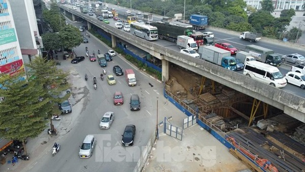 Cận cảnh những đoạn thi công đầu tiên hầm chui Lê Văn Lương