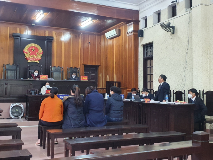 Luật sư Vũ Công Dũng, thuộc Văn phòng luật sư Trầ Quốc Toản tại phiên toà.