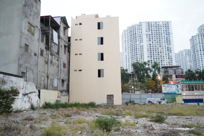 Ảnh hộ dân lấn chiếm trái phép, xây kiên cố nằm trên phần đất của dự án TNR The Nosta