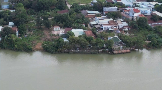 Nhiều người dân nhận được quyết định thu hồi đất, quyết định bồi thường trước cả quyết định phê duyệt Dự án được ký thông qua.