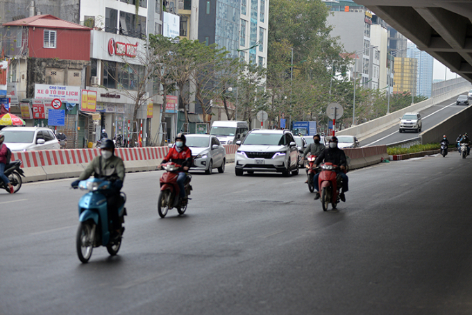 Trước đây, điểm này là ngã tư Trần Cung – Phạm Văn Đồng – Cổ Nhuế, người dân chỉ cần đi qua ngã tư là có thể đi từ Trần Cung sang Cổ Nhuế.