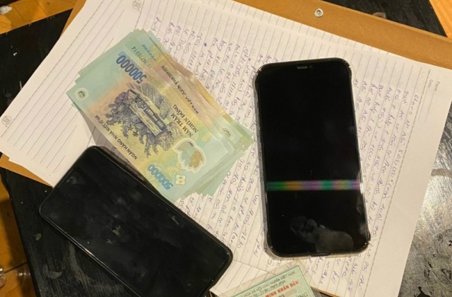 Đang vào web cá độ bóng đá để chờ may rủi thì bị công an bắt