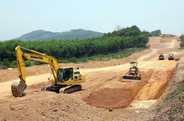 Thủ tướng: Cần tăng cường kiểm tra tiêu cực trong công tác đấu thầu