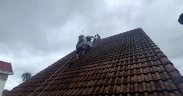 Đắk Lắk: Giải cứu thanh niên đứng trên nóc nhà cao tầng hơn 7 giờ