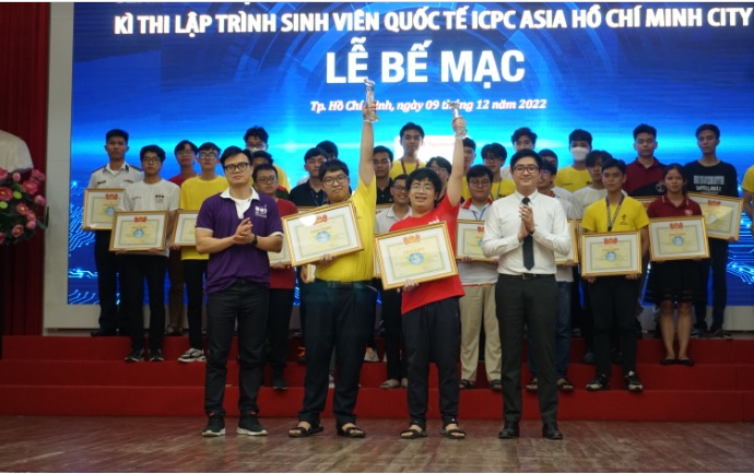 Giải Vô địch Không chuyên tin thuộc về 2 bạn: Võ Hoàng Anh (Đại học Khoa học Tự nhiên - Đại học Quốc gia Thành phố Hồ Chí Minh) và Ngô Quý Đăng (Đại học Khoa học Tự nhiên - Đại học Quốc gia Hà Nội).