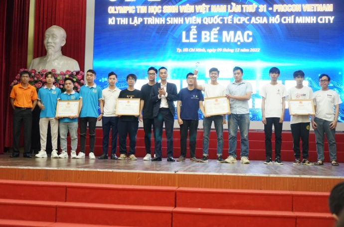 Giải Nhất Khối tập thể Phần mềm nguồn mở thuộc về đội BKCrypt0 (Đại Học Bách Khoa Hà Nội).