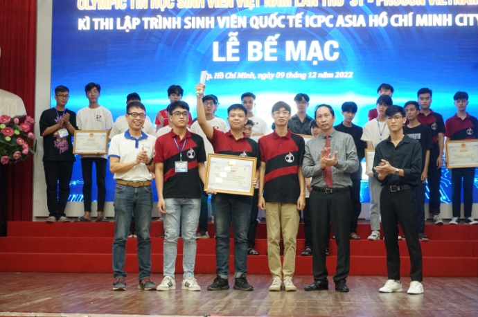 Ngôi vô địch Procon Việt Nam thuộc về đội tuyển HaUI.MiuXinhhh (Trường Đại học Công nghiệp Hà Nội).