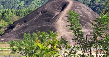 Về Yang Reh nghe kể về truyền thuyết ly kỳ cặp đá voi Yang Tao