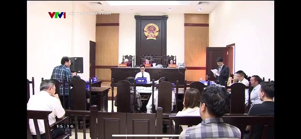 To&agrave;n cảnh phi&ecirc;n t&ograve;a