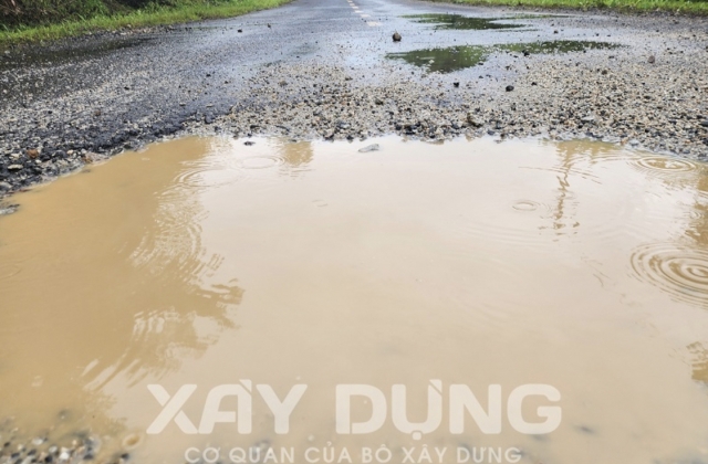 Kon Tum: Quốc lộ 14C vừa hết thời gian bảo hành đã xuống cấp nghiêm trọng