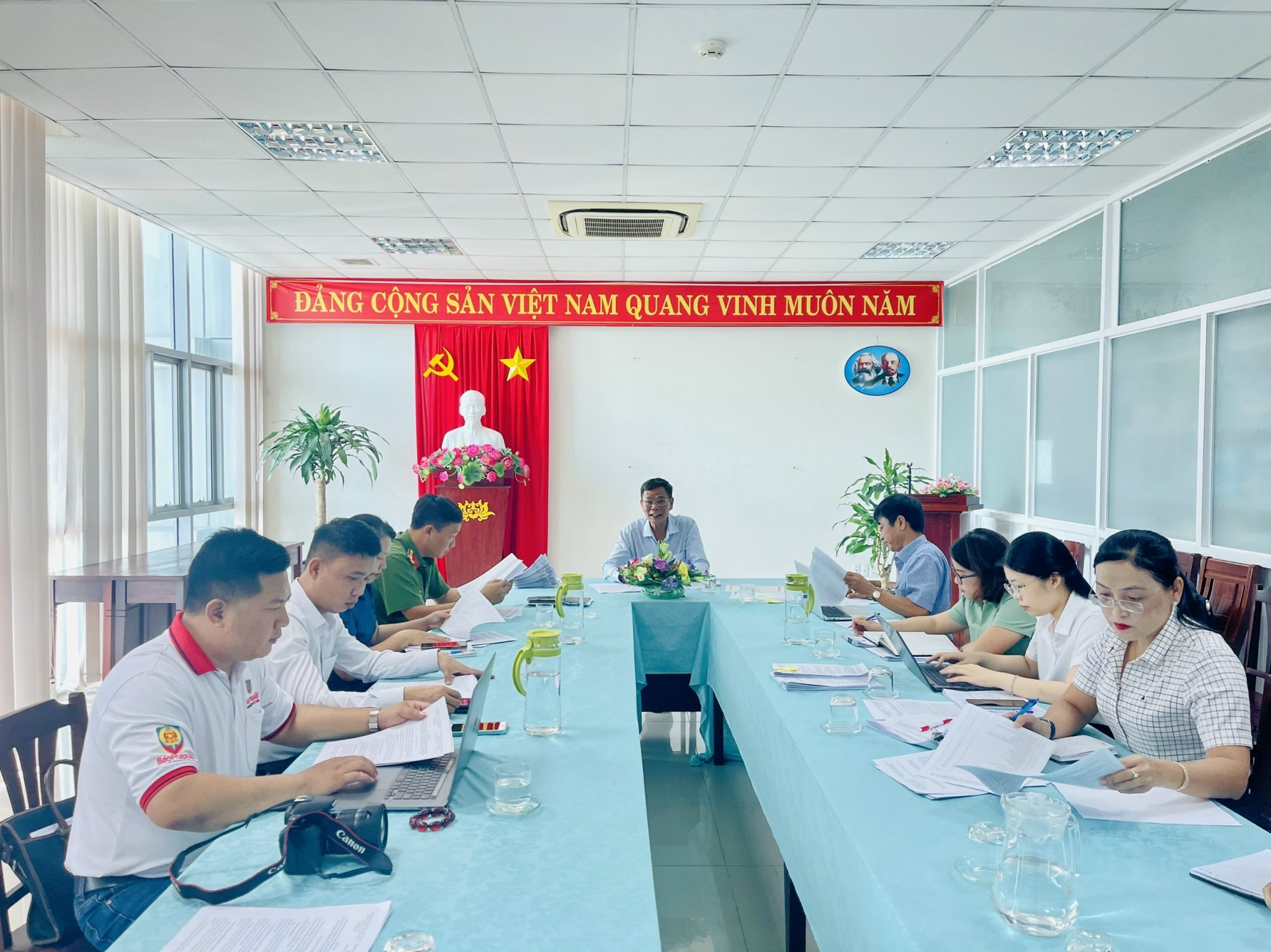 Sở Tư ph&aacute;p thường xuy&ecirc;n c&oacute; tương t&aacute;c hai chiều nhằm kịp thời th&aacute;o gỡ hoặc tham mưu cấp c&oacute; thẩm quyền giải ph&aacute;p xử l&yacute;.