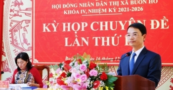Ông Đặng Gia Duẩn được bầu giữ chức Chủ tịch UBND thị xã Buôn Hồ